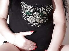 lovable kitty sat in the sky a plaything with the addition of massaged the brush pussy