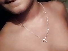 Sri Lankan babe&rsquo;s bare glaze