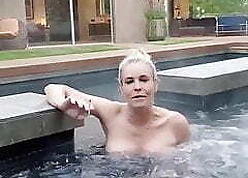 Chelsea Handler just about hot shampooing