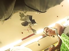 pendeja filmada dentro de frigidity ferreteria y despues miro lacam